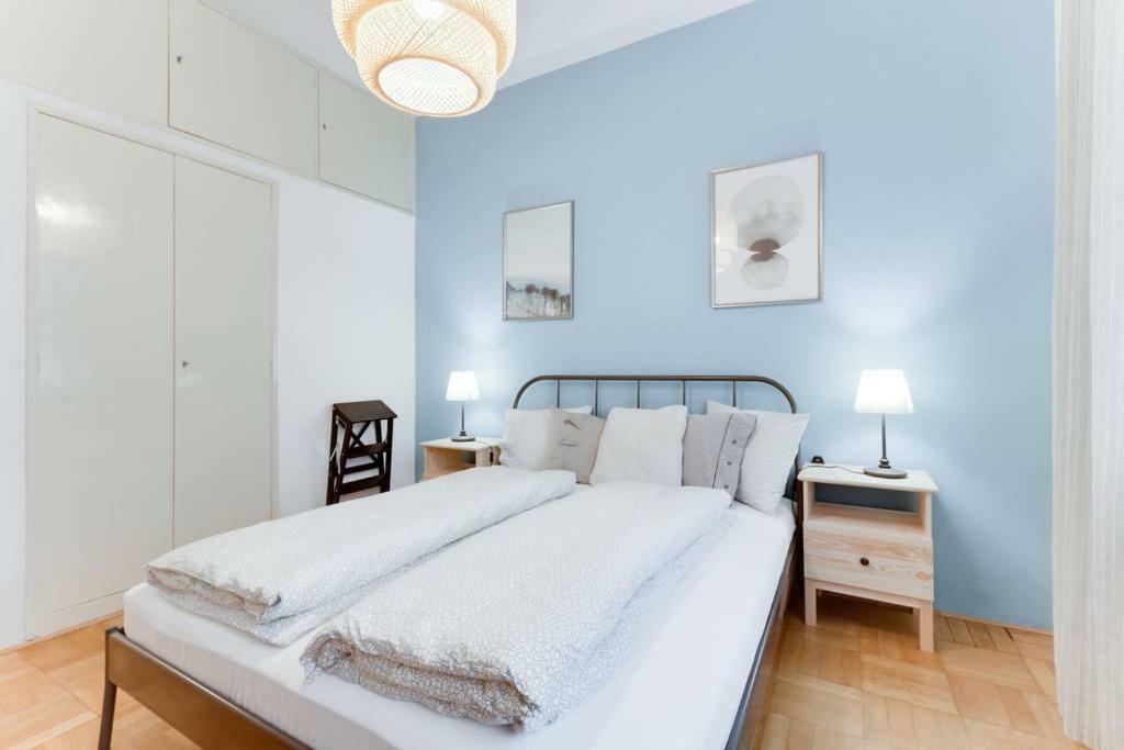Alex Apartament *